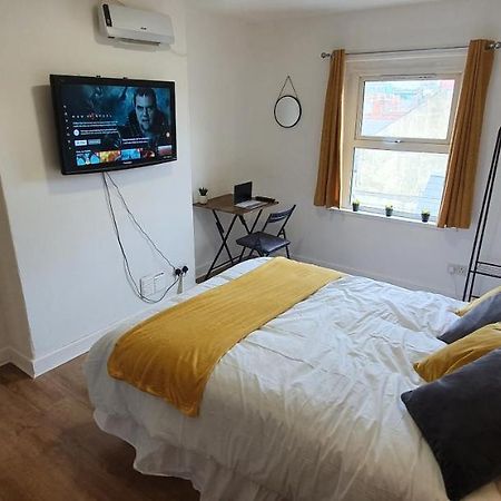 קארדיף Fast Broadband, Budget Stay, Free Netflix. מראה חיצוני תמונה