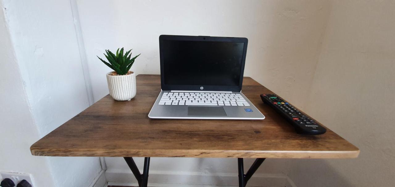 קארדיף Fast Broadband, Budget Stay, Free Netflix. מראה חיצוני תמונה
